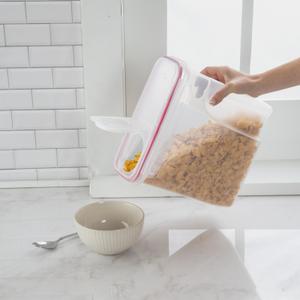 0318  - Ultra•Seal™ 24.0 Cup Dry food Container